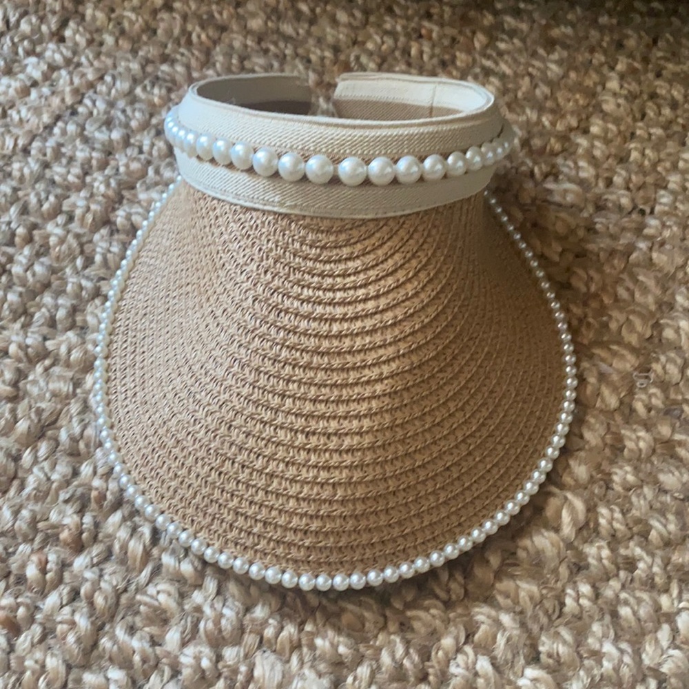 Pearl visor